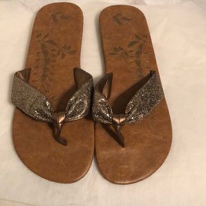 Report Sandal Flip Flop Ebben  sz 9 EUC